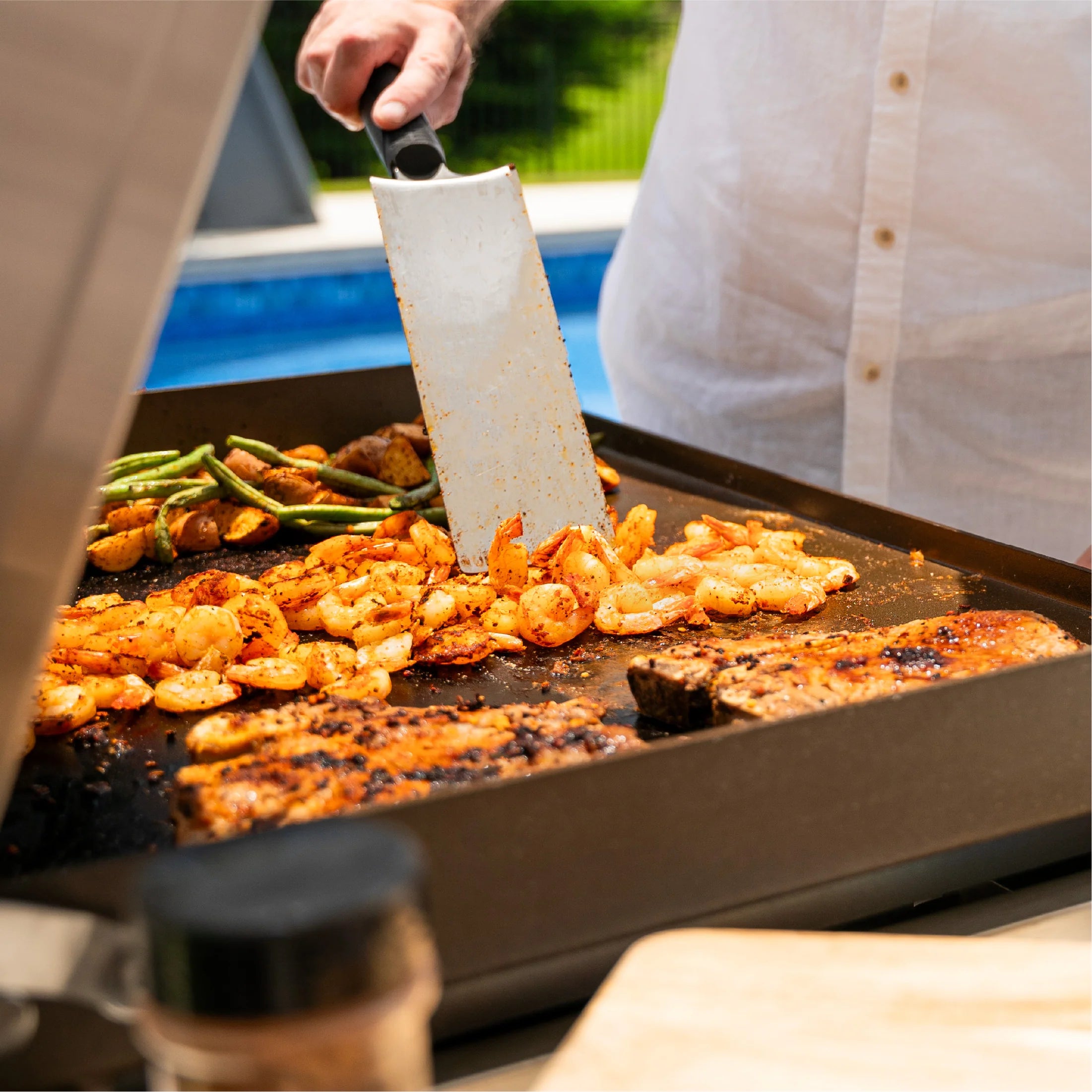 Black+Decker 28" Griddle with Cabinet
