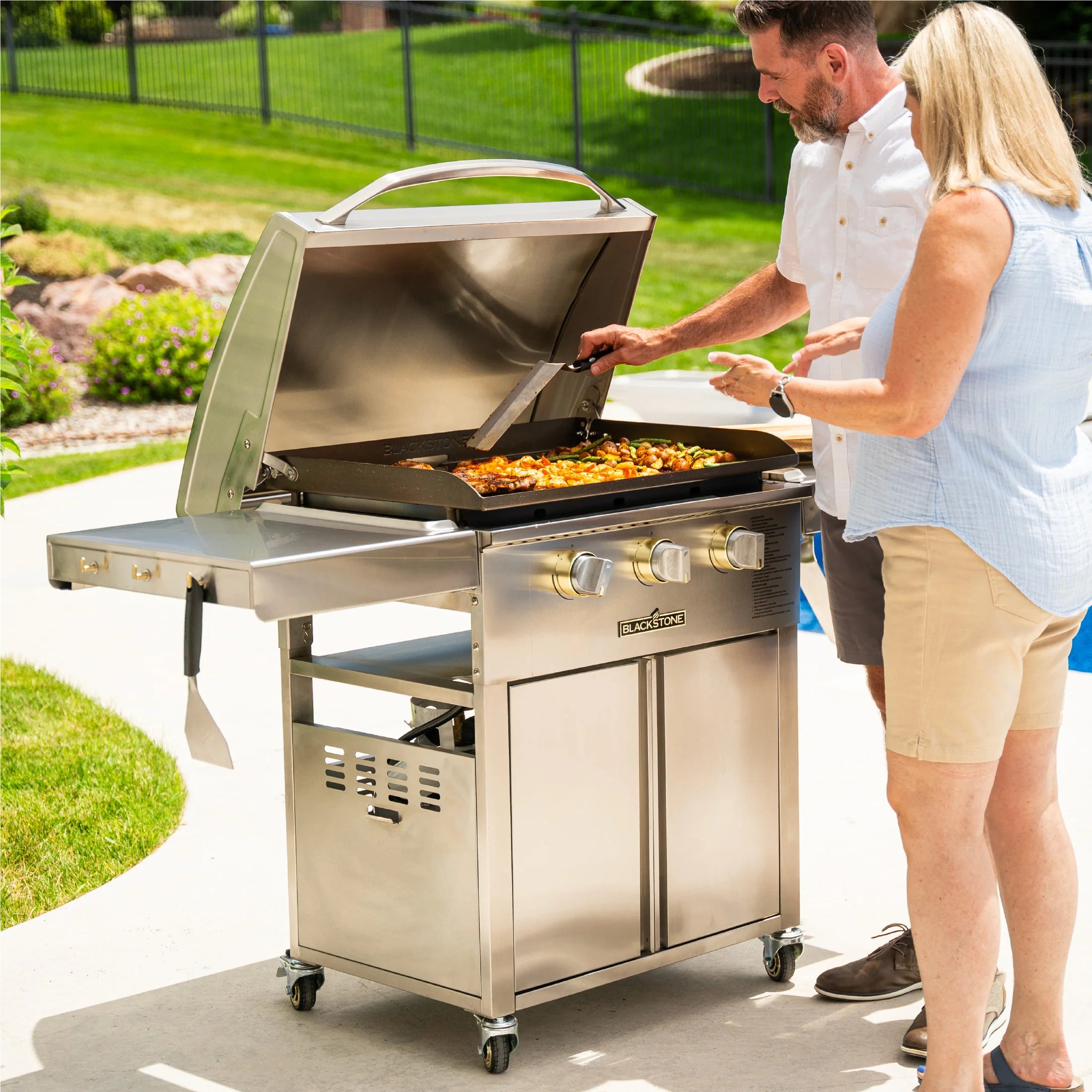 Black+Decker 28" Griddle with Cabinet