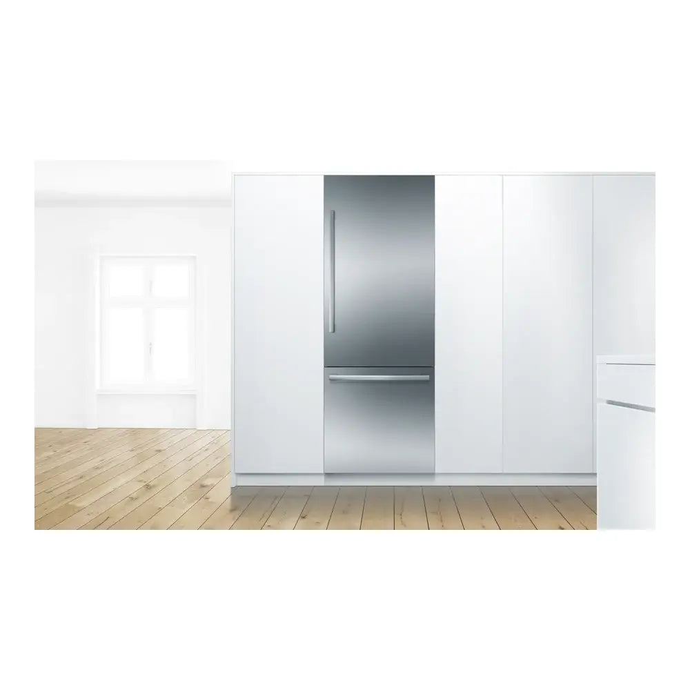 Bob Martin Benchmark®, built-in fridge-freezer with freezer at bottom, 30'', flat hinge