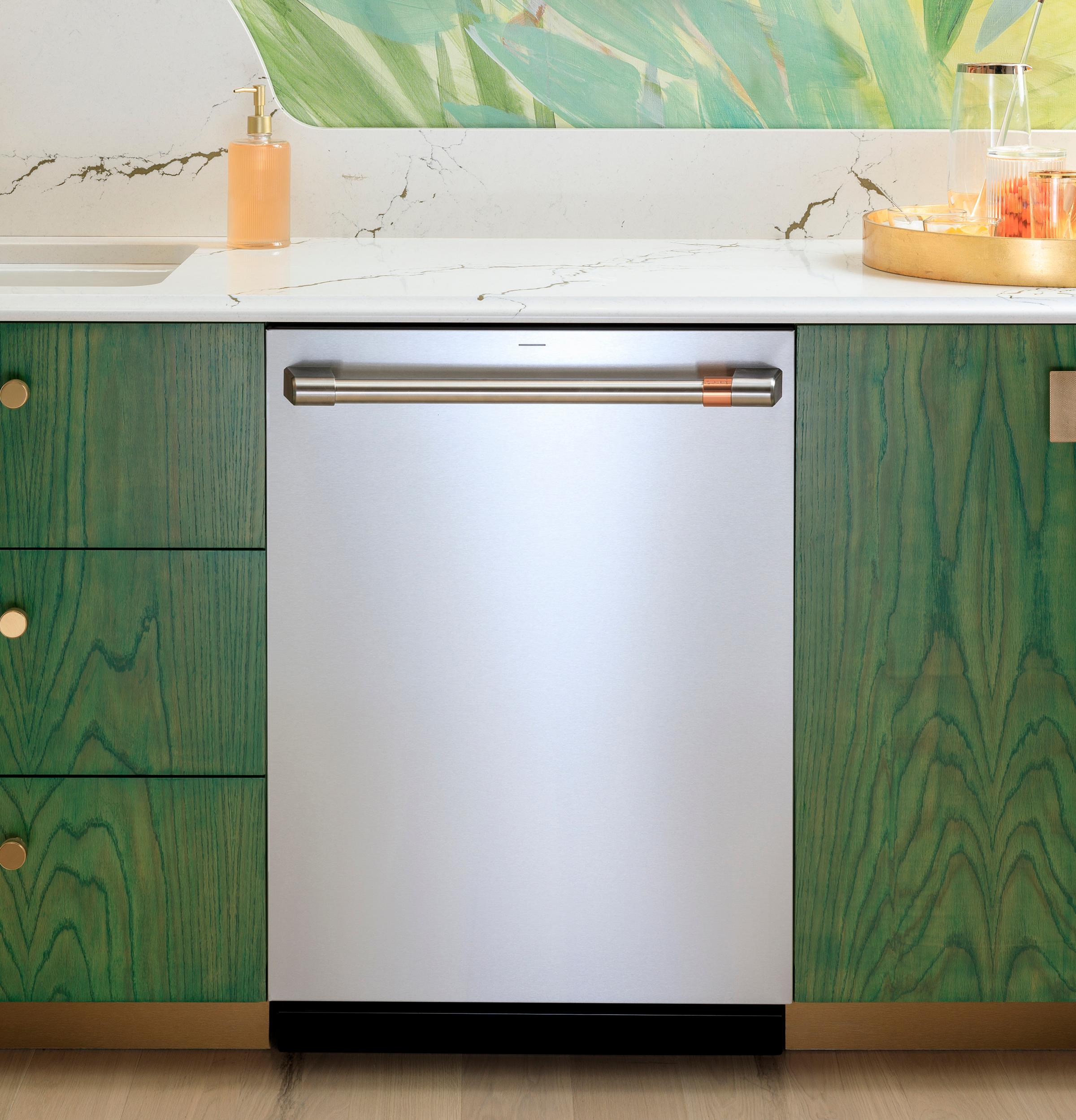 Cafe CAFÉ™ CustomFit ENERGY STAR Stainless Interior Dishwasher with Ultra Wash & Dry,
