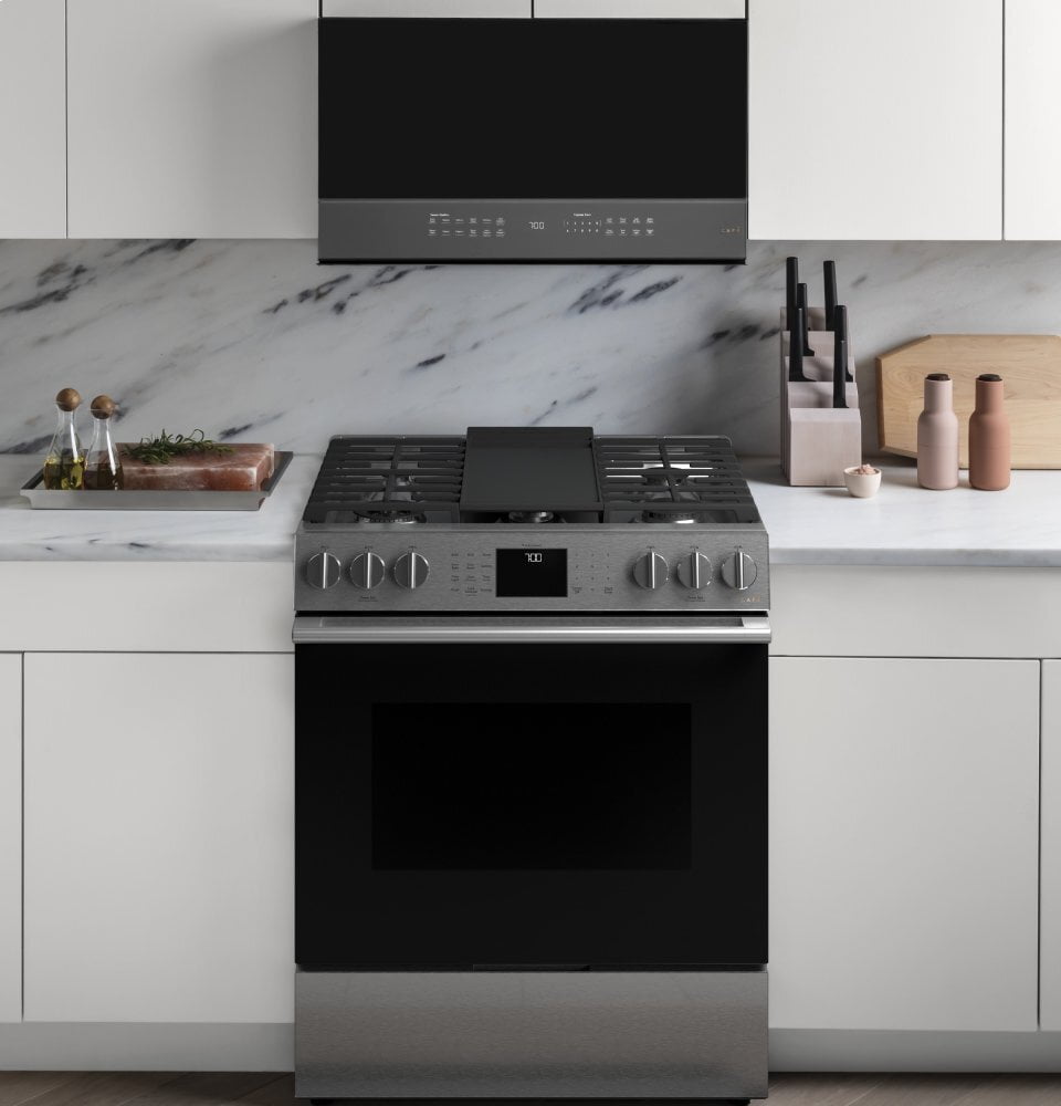 Cafe CAFÉ™ 30" Smart Slide-In, Front-Control, Gas Range with Convection Oven in Plati