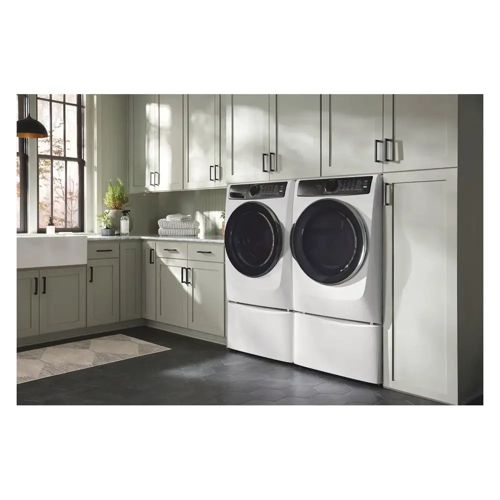 Electrolux Front Load Perfect Steam™ Gas Dryer with LuxCare® Dry and Instant Refresh - 8.0 