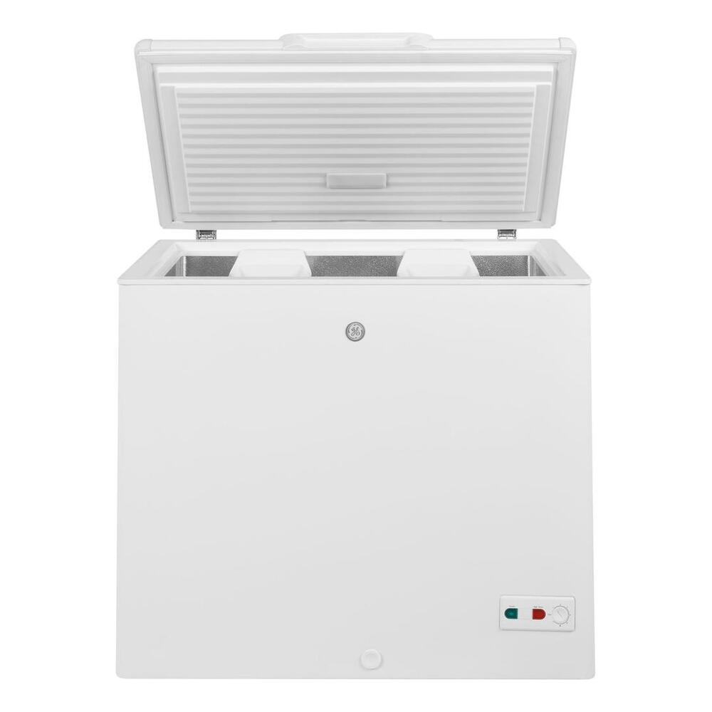 GE GE 8.8 Cu. Ft. Manual Defrost Chest Freezer