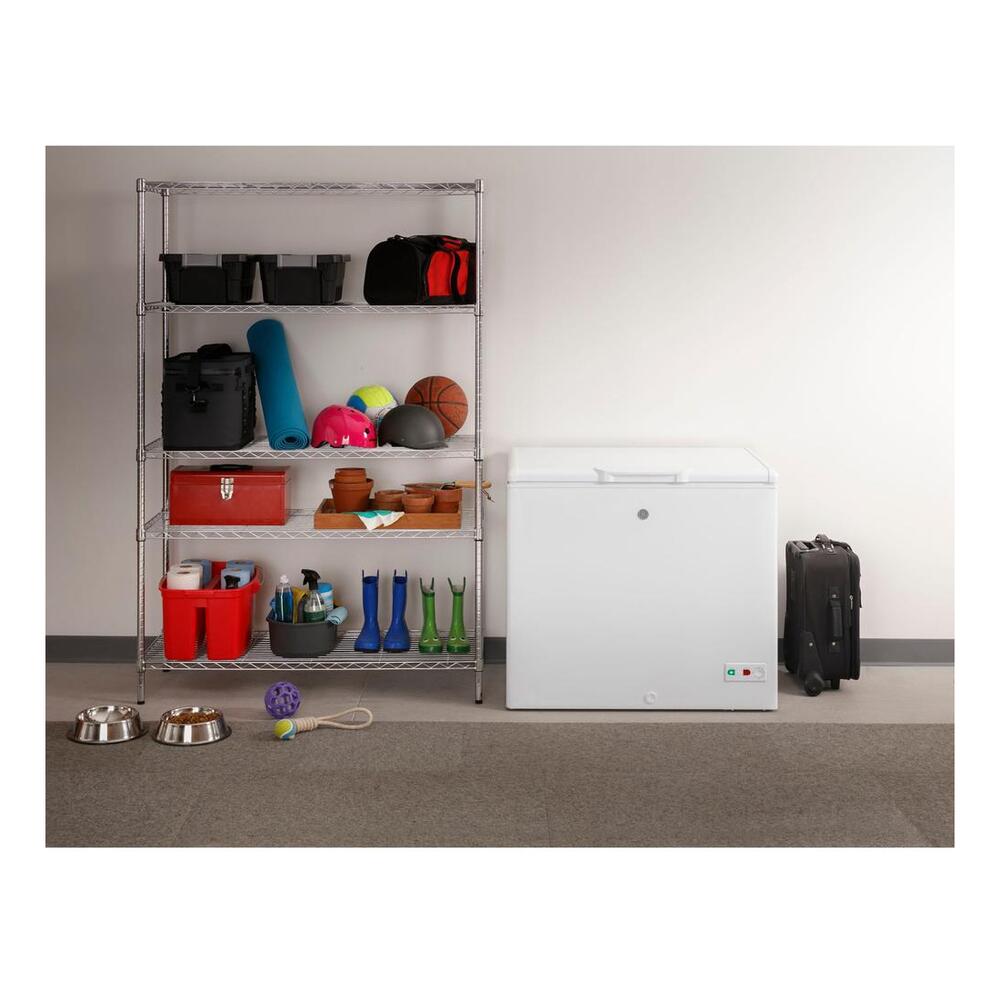 GE GE 8.8 Cu. Ft. Manual Defrost Chest Freezer