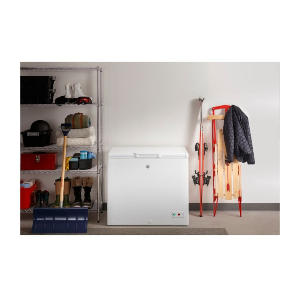 GE GE 8.8 Cu. Ft. Manual Defrost Chest Freezer