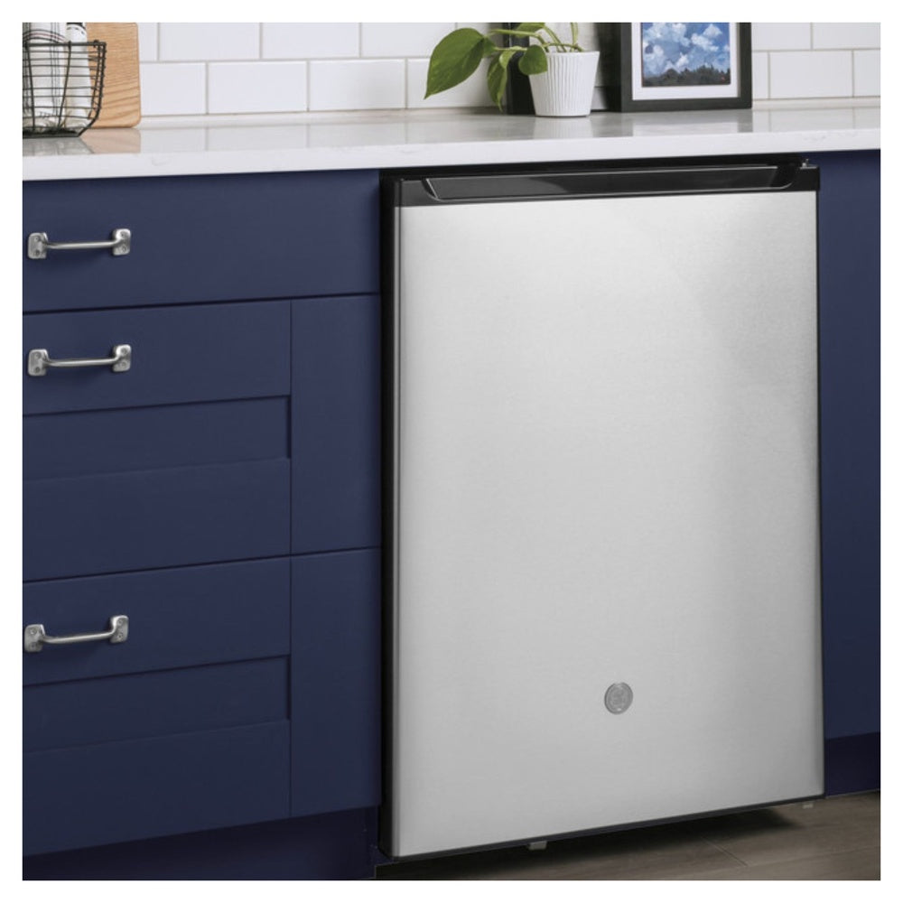 GE GE® ENERGY STAR® Compact Refrigerator
