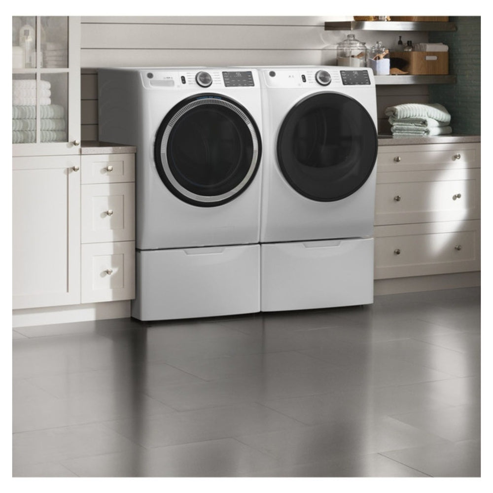GE GE® ENERGY STAR® 7.8 cu. ft. Capacity Smart Front Load Gas Dryer with Sanitize C