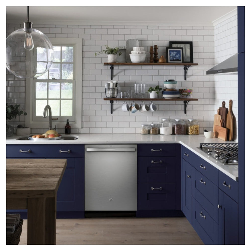 GE GE® 30" Wall-Mount Pyramid Chimney Hood