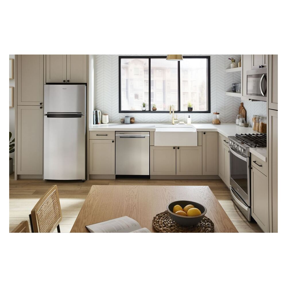 Whirlpool 28-inch Wide Top-Freezer Refrigerator - 16.3 Cu. Ft.